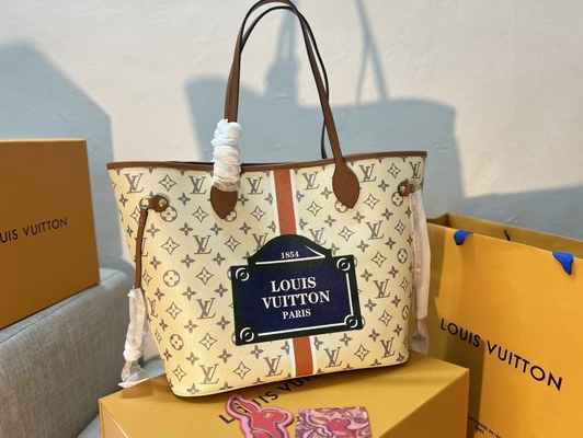 女性のルイ・ヴィトンお気に入りは袋のNeverfullのモノグラムをベージュ ハンドバッグと決め付けた