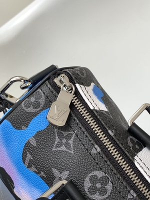 日の出のモノグラム食は眺めのメッセンジャー袋LV Keepall Bandoulière 25部屋を決め付けた
