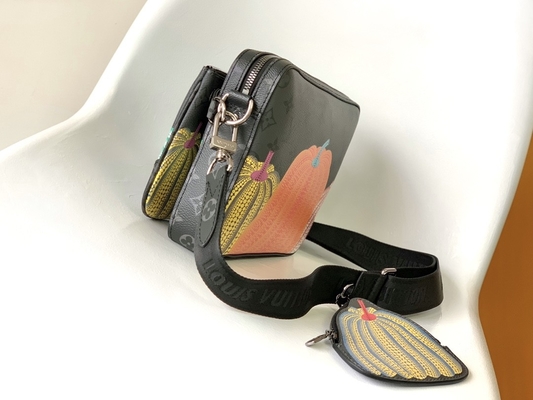 LV X YKのトリオのモノグラムの男女兼用の決め付けられた人の袋M46358の通り様式の共同3WAY