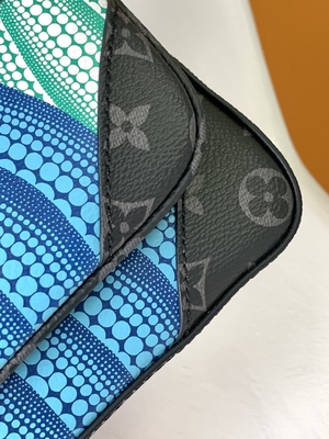 LV X YKのトリオのモノグラムの男女兼用の決め付けられた人の袋M46358の通り様式の共同3WAY