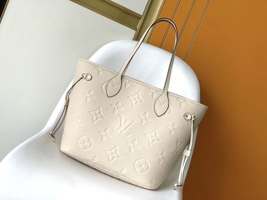お気に入りはモノグラムのキャンバスのNeverfull MMのベージュ トート バックを決め付けた