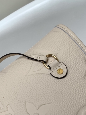 お気に入りはモノグラムのキャンバスのNeverfull MMのベージュ トート バックを決め付けた