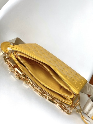 ヒマワリのモノグラムは注文の決め付けられた袋Coussin PMルイ・ヴィトンをふくらんでいるラムスキン浮彫りにした