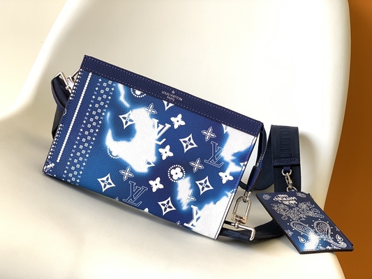 身につけられるガストン小さいルイ・ヴィトンLV Pochetteの札入れの二重ジッパー 