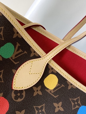 多色刷り黒いLV X草間彌生ルイ・ヴィトンNeverfull MMのモノグラム袋