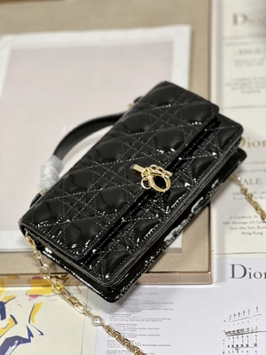 決め付けられたDior Patent Clutch Small女性真珠の黒フリップ閉鎖