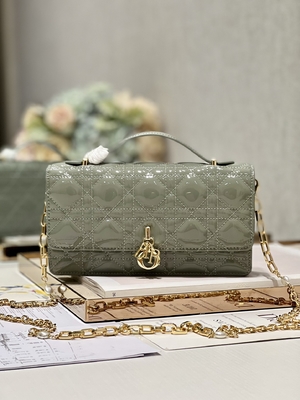 決め付けられたDior Patent Clutch Small女性真珠の黒フリップ閉鎖