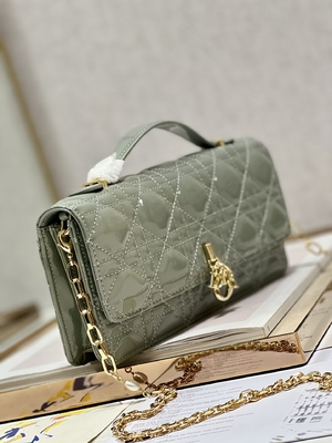決め付けられたDior Patent Clutch Small女性真珠の黒フリップ閉鎖