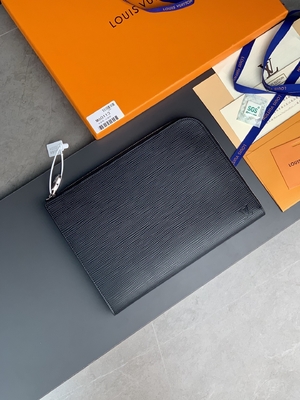 黒いNoir財布のデザイナー ルイ・ヴィトンPochette Jour GM Cuir Taurillonの革
