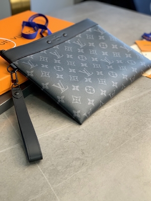 モノグラムの影の革小型デザイナーはルイ・ヴィトン行くためにPochetteをすぼめる