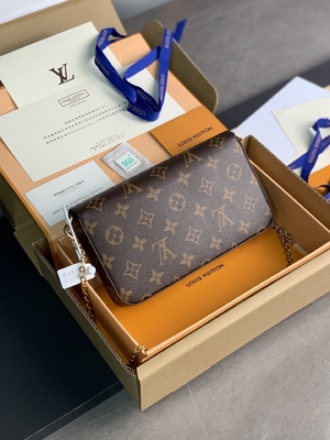 小型LV Felicie Pochetteのモノグラム袋の札入れの赤紫のライニング