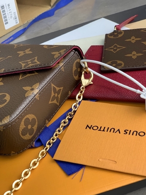 小型LV Felicie Pochetteのモノグラム袋の札入れの赤紫のライニング