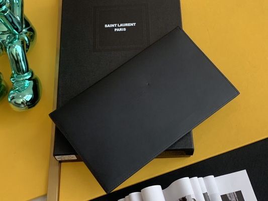 浮彫りにされたSt Laurent お気に入りは袋のアップタウンを革Clutch Grain De Poudreと決め付けた