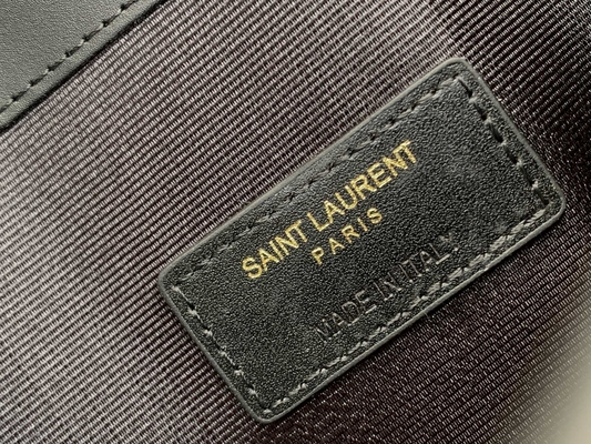 浮彫りにされたSt Laurent お気に入りは袋のアップタウンを革Clutch Grain De Poudreと決め付けた
