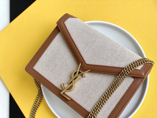 St Laurent お気に入りは袋YSL Cassandraのショルダー・バッグを決め付けた