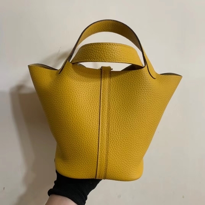Hermesは女性をハンドバッグのJaune Ambre PicotinロックPM Clemenceと革Soleil決め付けた