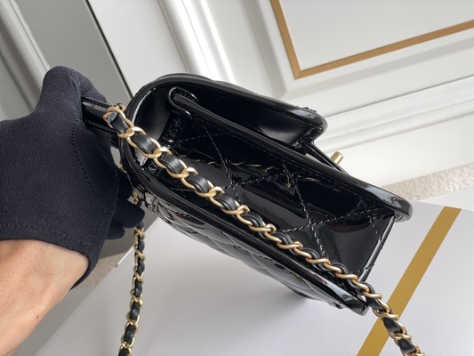 Chanel 22小型デザイナー財布の低下の折り返しが付いている黒い綴りの金の鎖
