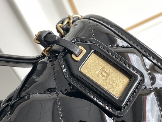 Chanel 22小型デザイナー財布の低下の折り返しが付いている黒い綴りの金の鎖