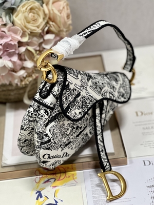 3つの内部のポケットが付いている女性の刺繍のDiorのサドルの吊り鎖袋のパッチワーク25cm