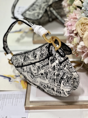 3つの内部のポケットが付いている女性の刺繍のDiorのサドルの吊り鎖袋のパッチワーク25cm