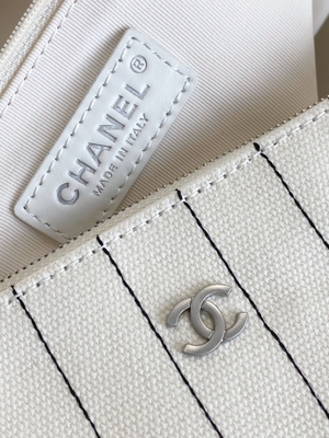 30cm 23P Chanelドーヴィルのトート バックの白いEcruの黒の縞