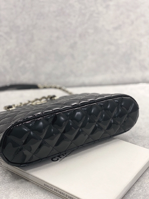 レトロの女性が付いているStyle小さいChanelのパテントの子牛革の買い物袋