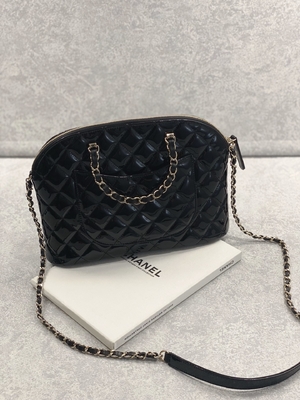 レトロの女性が付いているStyle小さいChanelのパテントの子牛革の買い物袋