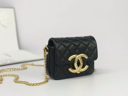 黒いLambskinの革決め付けられたメッセンジャー袋のChanelの折り返しの電話ホールダー
