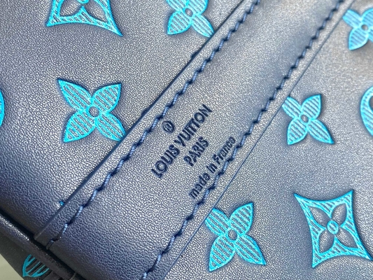 大きい決め付けられた人の袋のKeepall BANDOULIÈRE 50青いボストンの袋