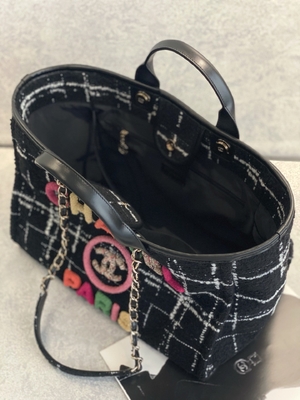 Chanel 2022年のSothebyの習慣は袋のツイード浜袋FWの虹の戦闘状況表示板を決め付けた