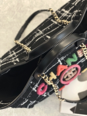 Chanel 2022年のSothebyの習慣は袋のツイード浜袋FWの虹の戦闘状況表示板を決め付けた